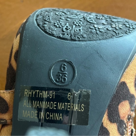 NWOT Charlotte Russe cheetah print zip bootie heels - Picture 9 of 13